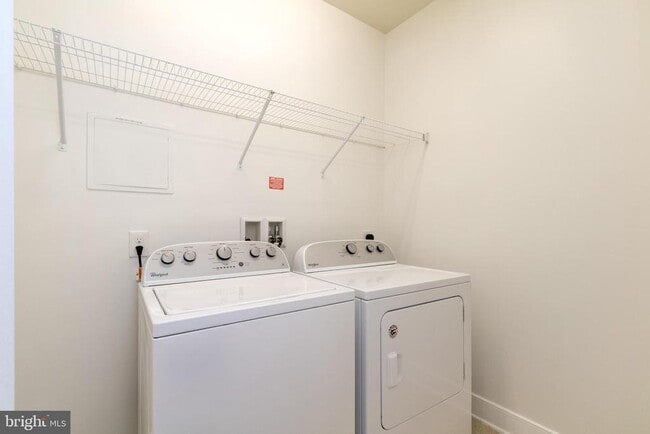 Building Photo - 2903 Bleeker St