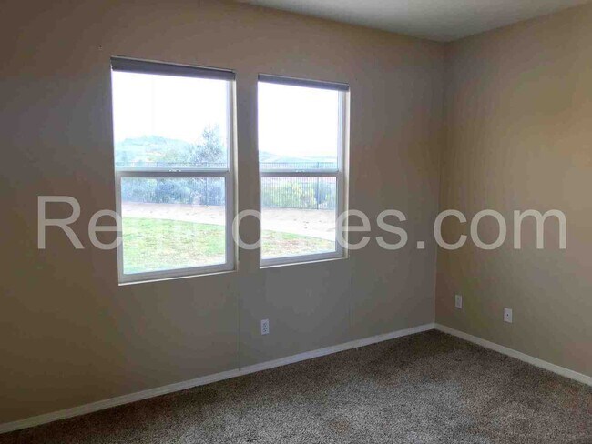 Building Photo - 5539 Alexandrine Ct