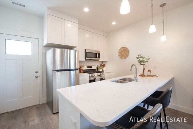 Building Photo - 3645 Verde Dr