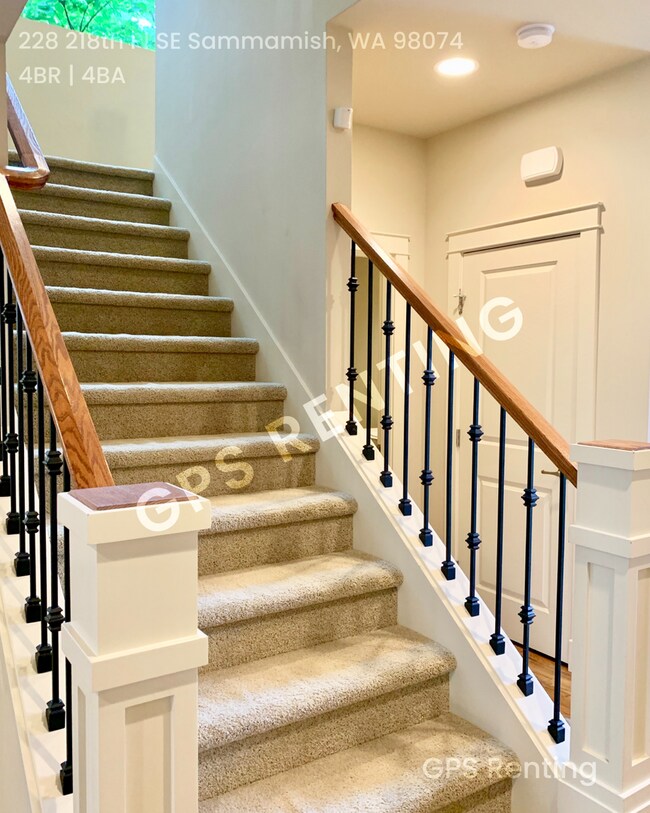 Building Photo - Available Now! Spacious 4BR Home in Pine M...