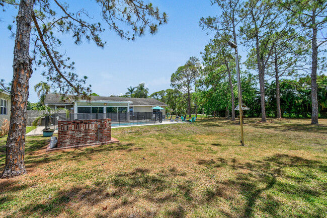Building Photo - 15739 75th Way N