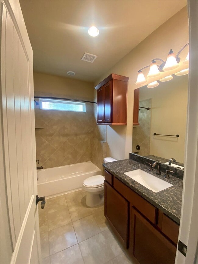 Building Photo - 1306 Dian St