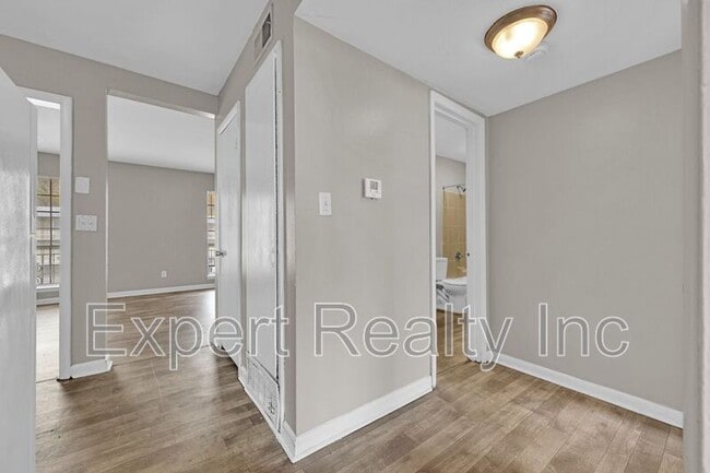 Building Photo - 3221 Avenue S