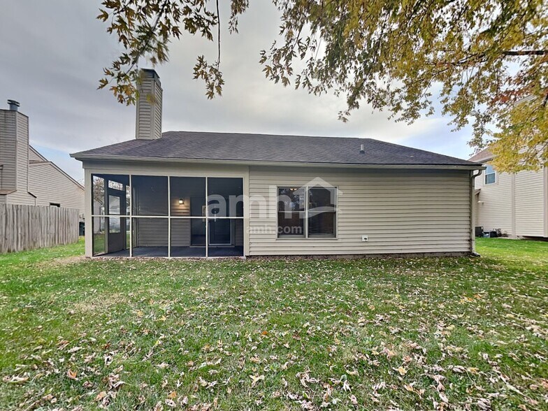 Building Photo - 9940 Wellcroft Ln