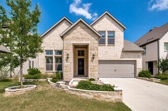 Building Photo - 1240 Crescent Ln