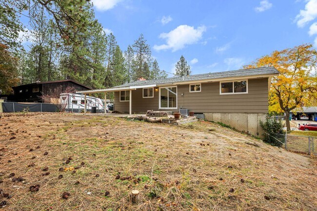 Building Photo - Beautiful South Valley Home! Available Now!