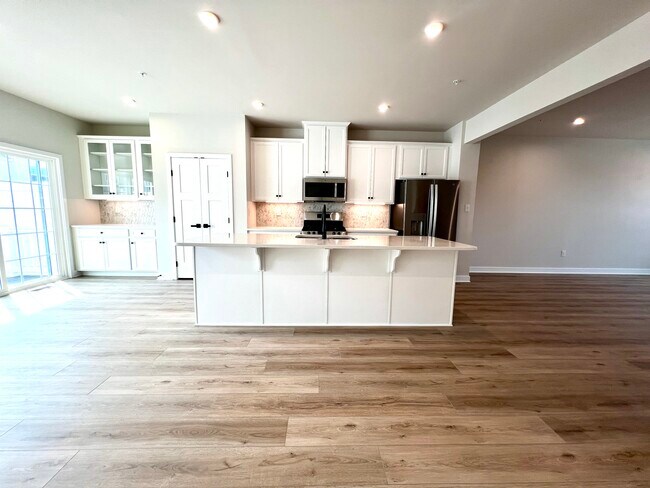 Building Photo - 32 Indian Field Ln