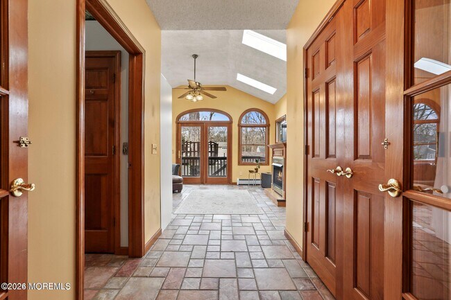 Building Photo - 1244 Whitesville Rd