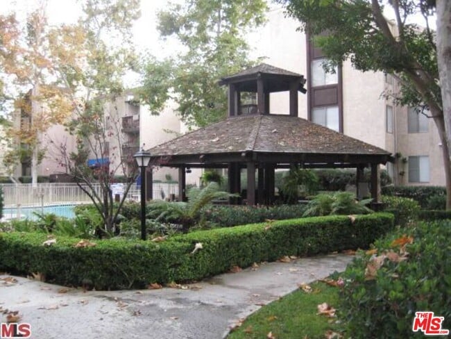 Building Photo - 9109 Summertime Ln