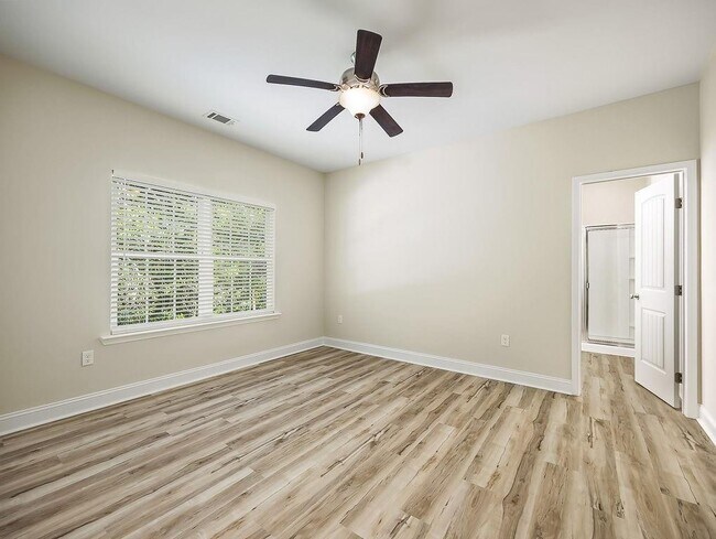 Building Photo - 1002 Oglethorpe Ln