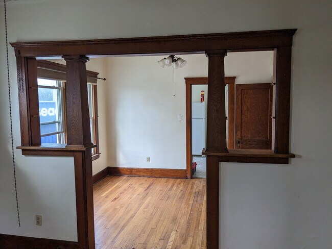 Primary Photo - 2762 Casper St