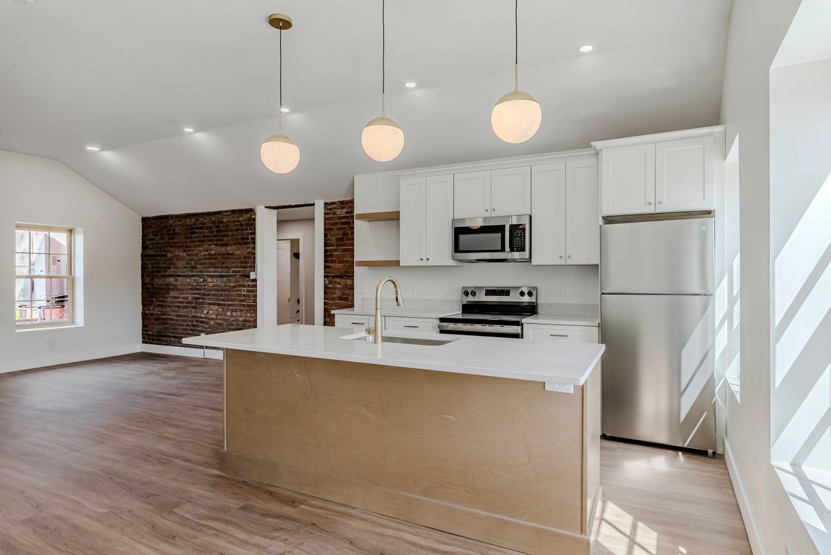 Building Photo - 110 Hotel St