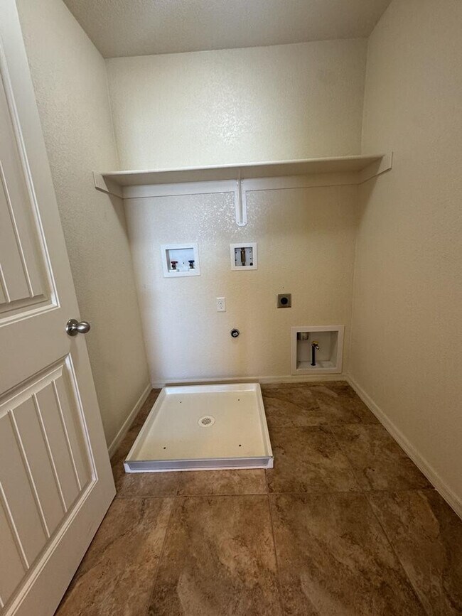 Building Photo - 1258 Questa Ct