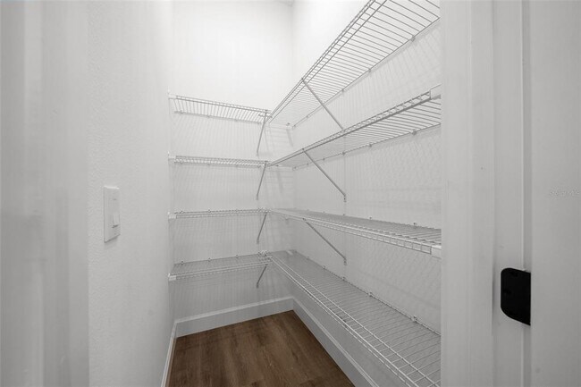 Building Photo - 7162 N Cricket Dr