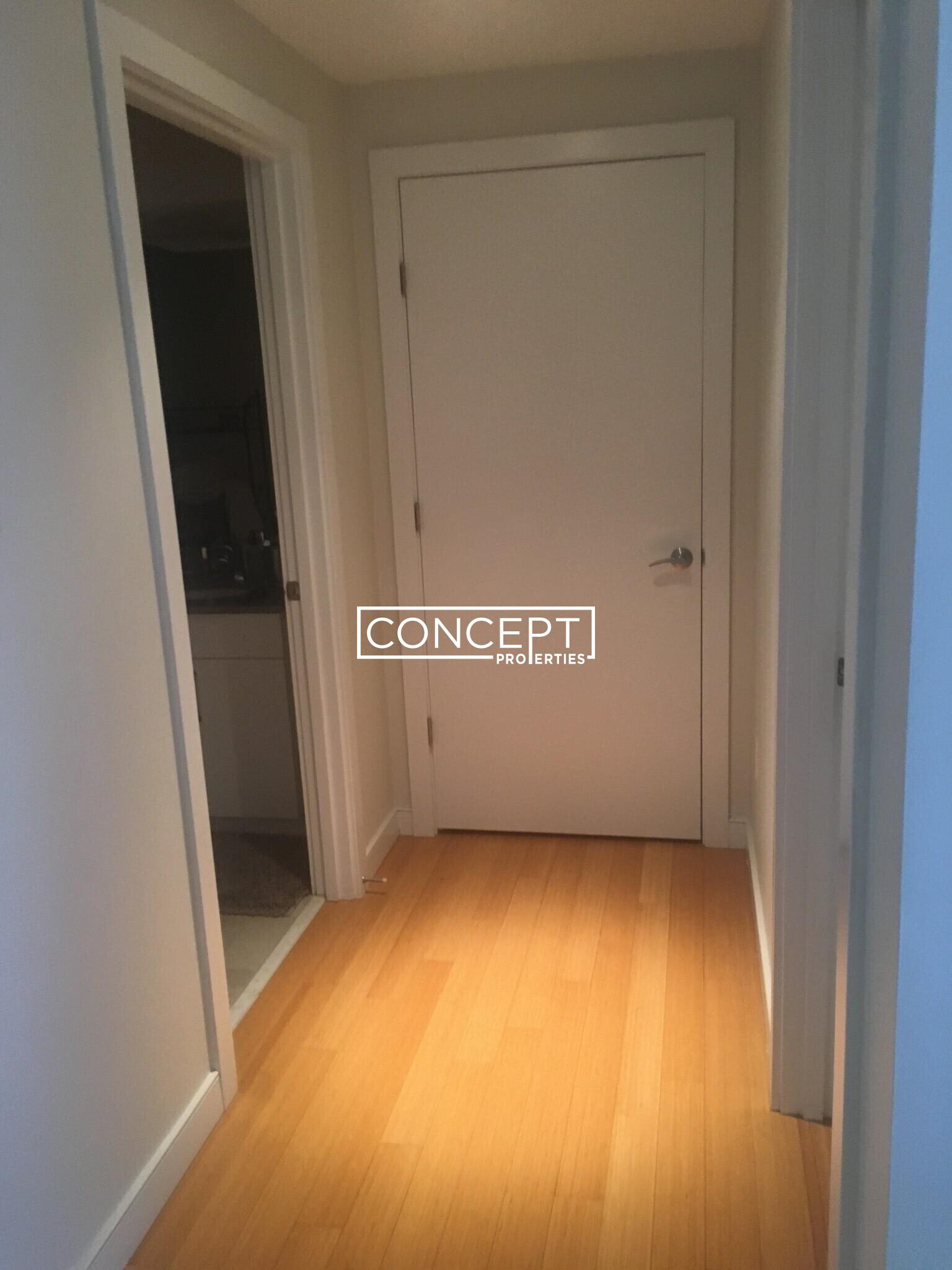 Building Photo - 601 Albany St