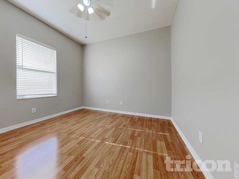 Building Photo - 1227 Gordon Oaks Dr