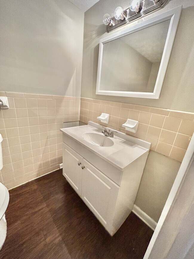 Building Photo - 8798 Pinon Dr