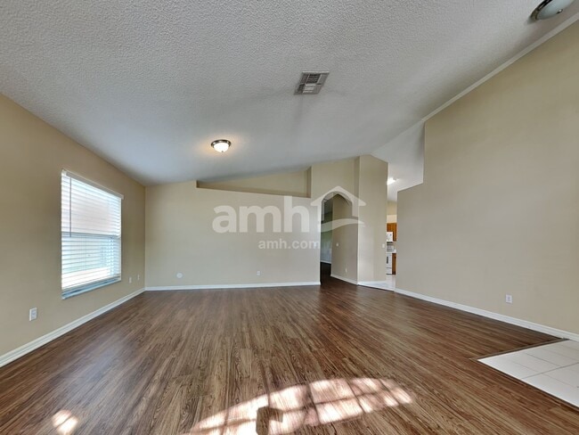 Building Photo - 1353 Crimson Clover Ln