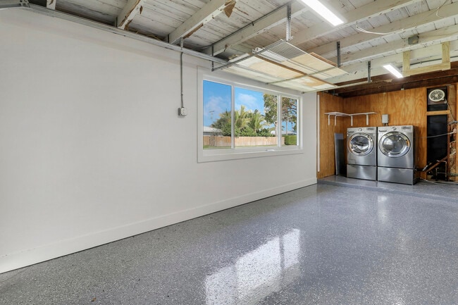 Building Photo - 636 Eastwind Dr