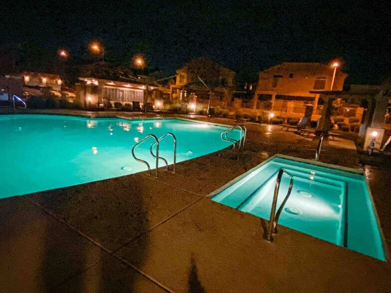 Building Photo - 1350 S Greenfield Rd