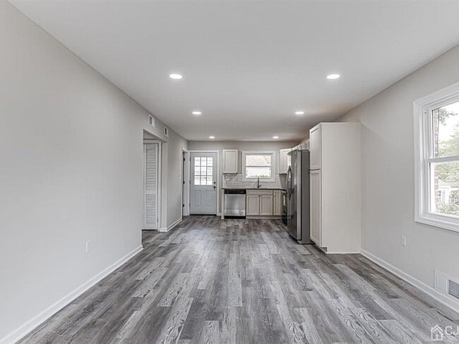 Building Photo - 19 Melville Rd