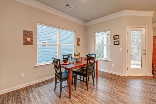 Building Photo - 101 Waterside Trl