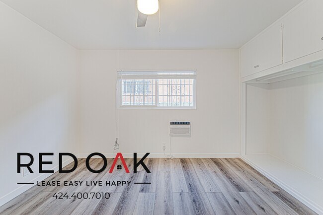 Building Photo - 1008 Normandie Ave
