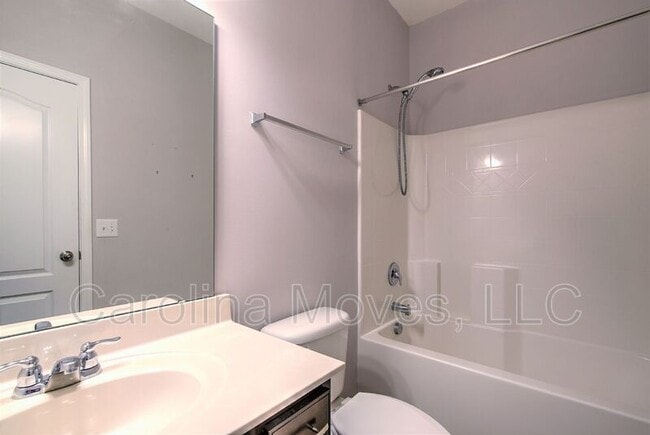 Building Photo - 148 Caledonia Dr