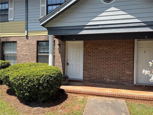 Building Photo - 4 Eastview Cir