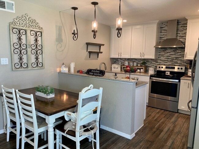 Building Photo - BLOSSOM VALLEY - Beautifully updated condo...