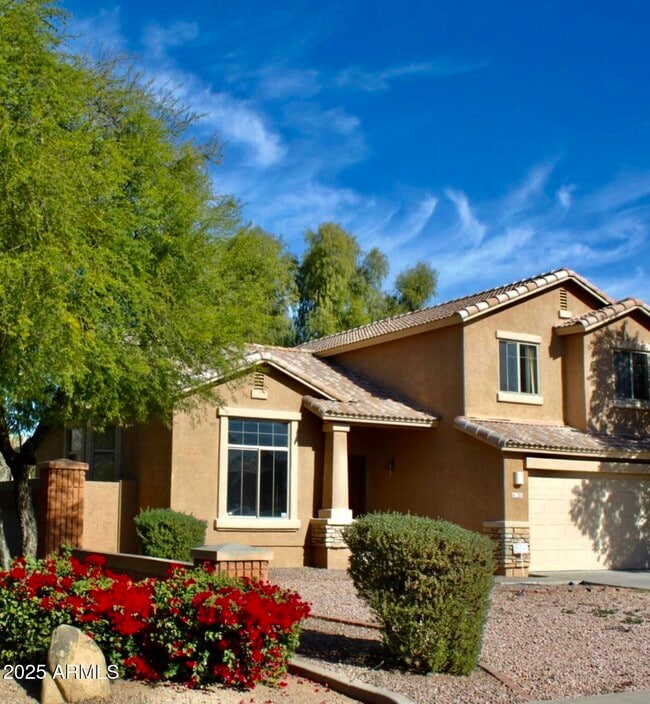 Primary Photo - 720 E Eagle Ln