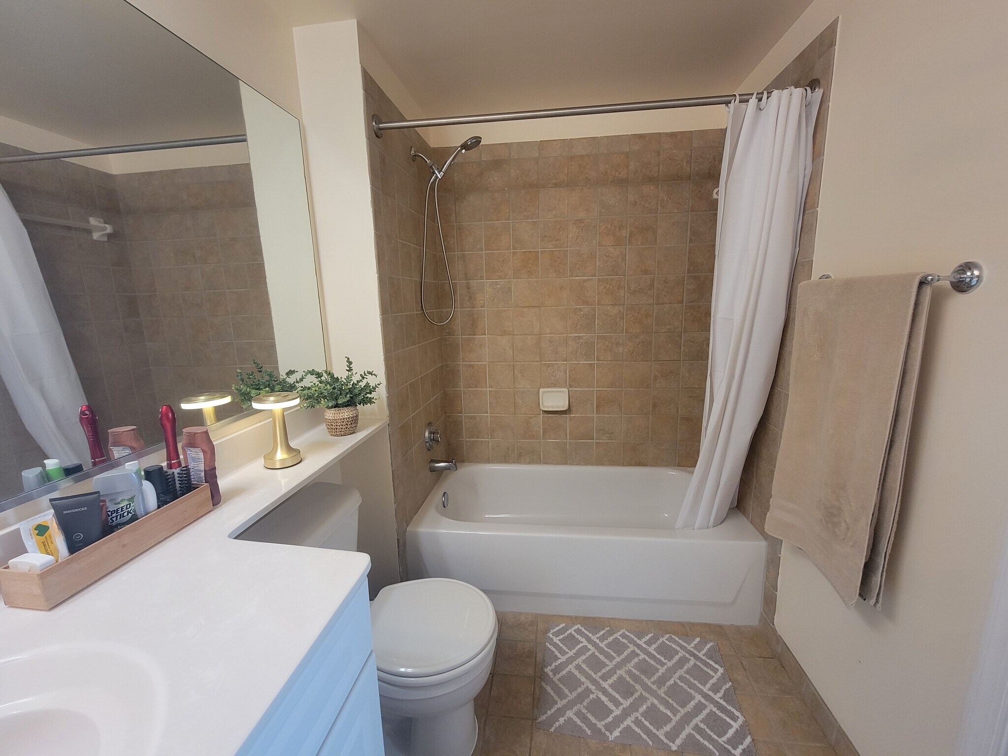 Bedroom 1 bathroom - 555 Massachusetts Ave NW