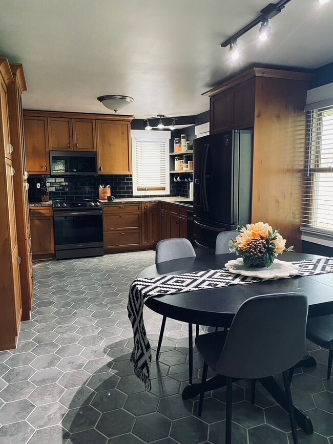 Building Photo - 4105 60th St