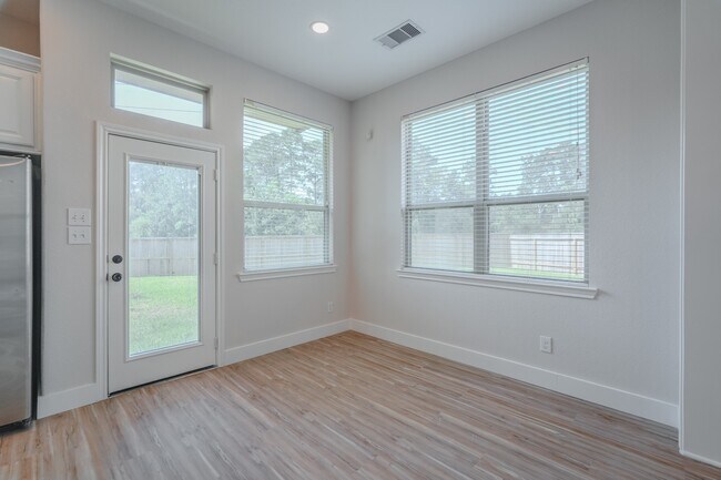 Building Photo - 118 Cheswood Manor Drive