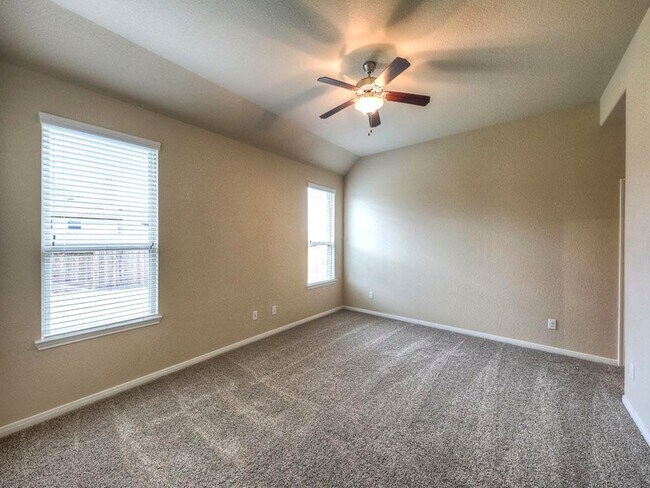 Building Photo - 1530 Holly Chase Ct