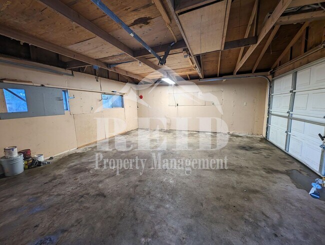 Building Photo - Charming 2-Bedroom Belfair Home