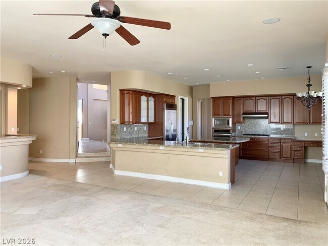 Building Photo - 10660 Lago Cantini St