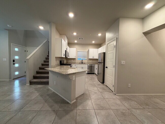 Building Photo - GATED 4 BED 2.5 BATH 2 CAR GARAGE SINGLE FAMILY HOME w/ LOFT, BEDROOM DOWNSTAIRS, NEXT TO COMMUNI...