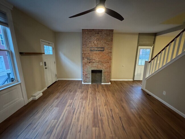 Building Photo - Beautifully Renovated 3BR Row Home in Deutschtown – Spacious, Modern & Incredible Location