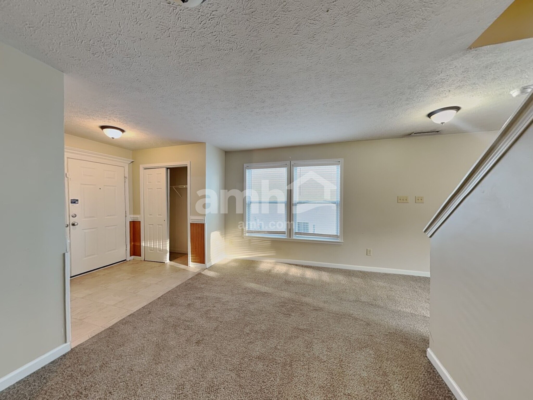 Building Photo - 926 Littleton Dr