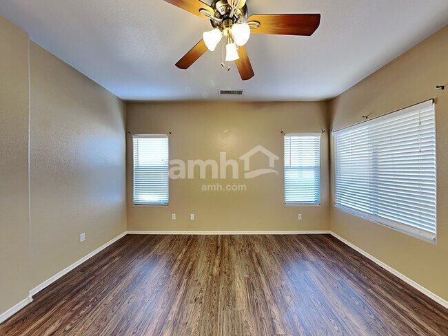 Building Photo - 614 W Mountain View Dr