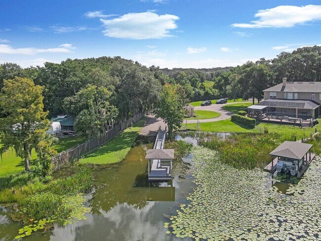 Building Photo - 687 Statenville Ct