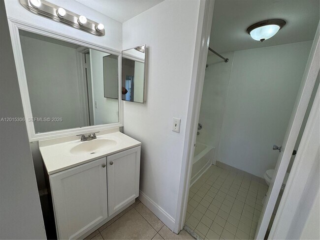 Building Photo - 9893 Nob Hill Ln
