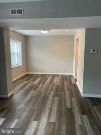 Building Photo - 102 Buckingham Ln