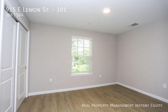 Building Photo - 915 E Lemon St