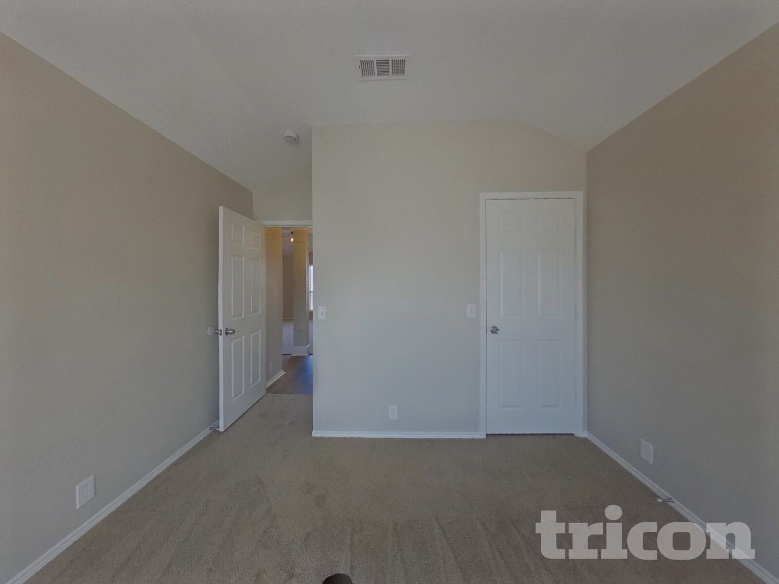 Building Photo - 3276 Raleigh Dr