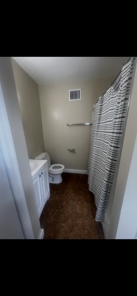 Bathroom - 608 S Clifton St