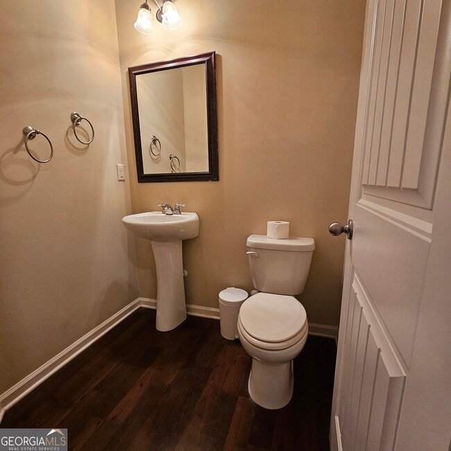 Building Photo - 413 Fern Bay Dr SW