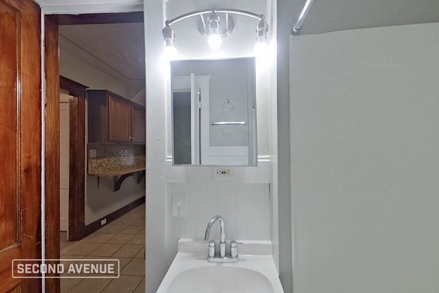 Building Photo - 1826 Greenwood Ave