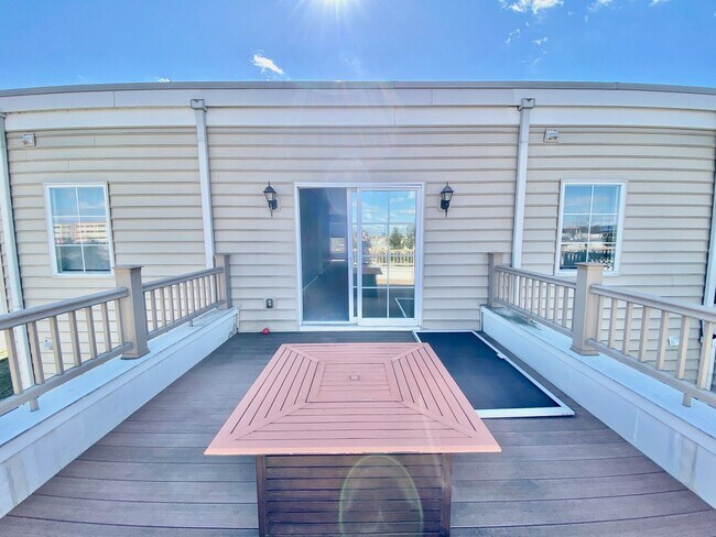 Building Photo - SIENA Place/PACKER PARK CORNER 4 Bedroom/2...